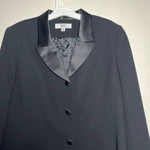 Silk collar suit size 14